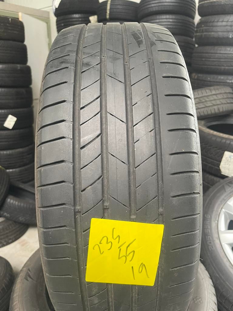 235/55/19(105v) Kumho 235/55/19(105v) kumho 235/55/19(105v), Ophalen of Verzenden