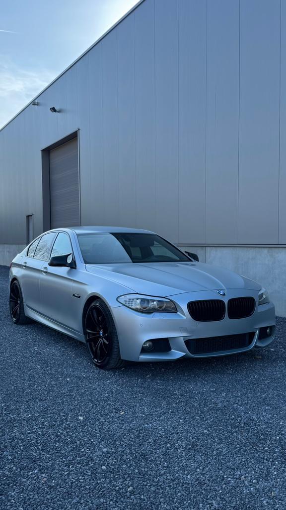 BMW 535D - Frozen Silver - Boite sport - Excellent état !, Autos, BMW, Particulier, Série 5, Caméra 360°, Caméra de recul, Phares directionnels