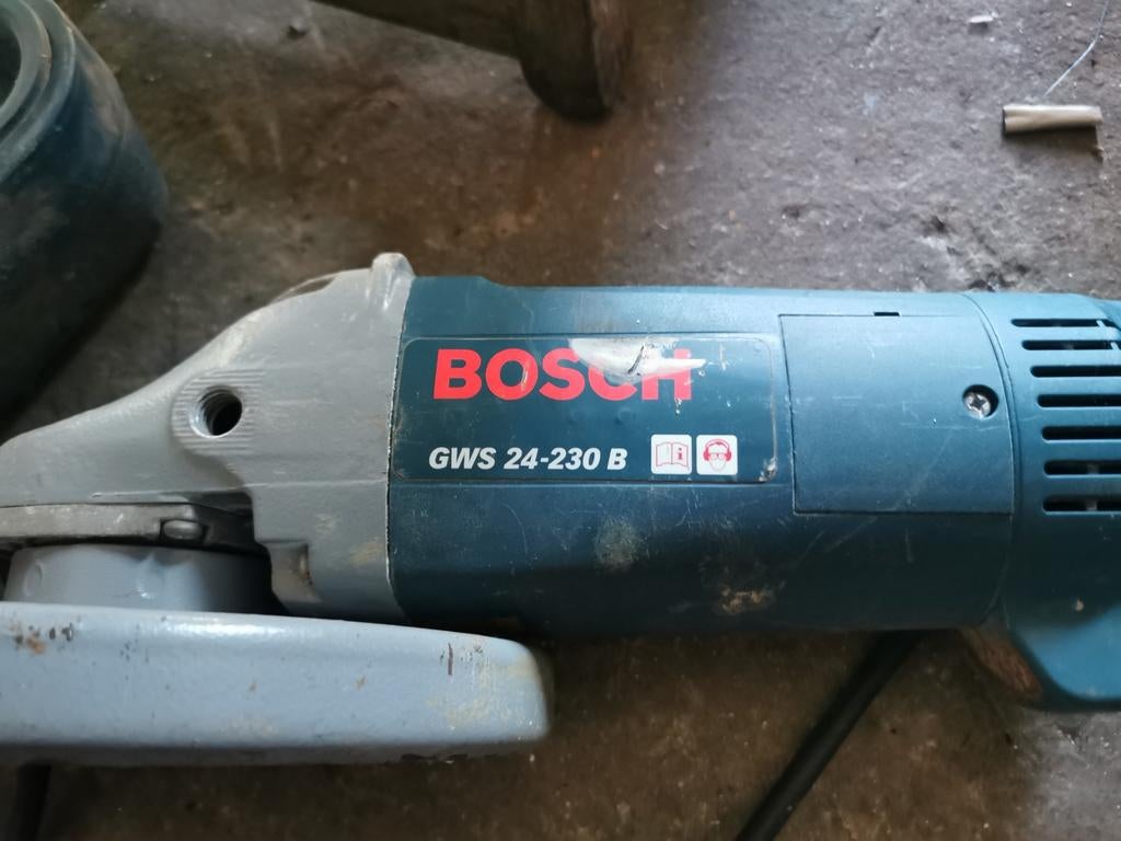 Disqueuse Bosh GWS 24-230 B
