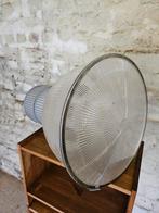 Industriële grote magazijnlamp, Ophalen