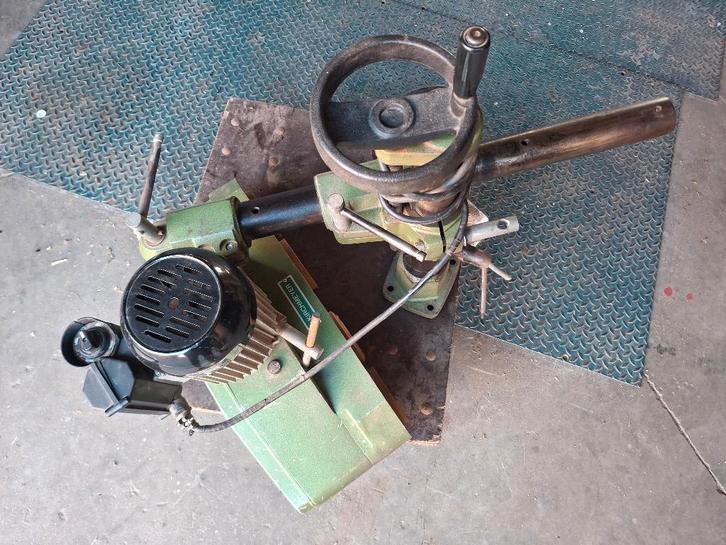 Actionneur pour roues Topie 4, Articles professionnels, Machines & Construction | Travail du bois, Enlèvement