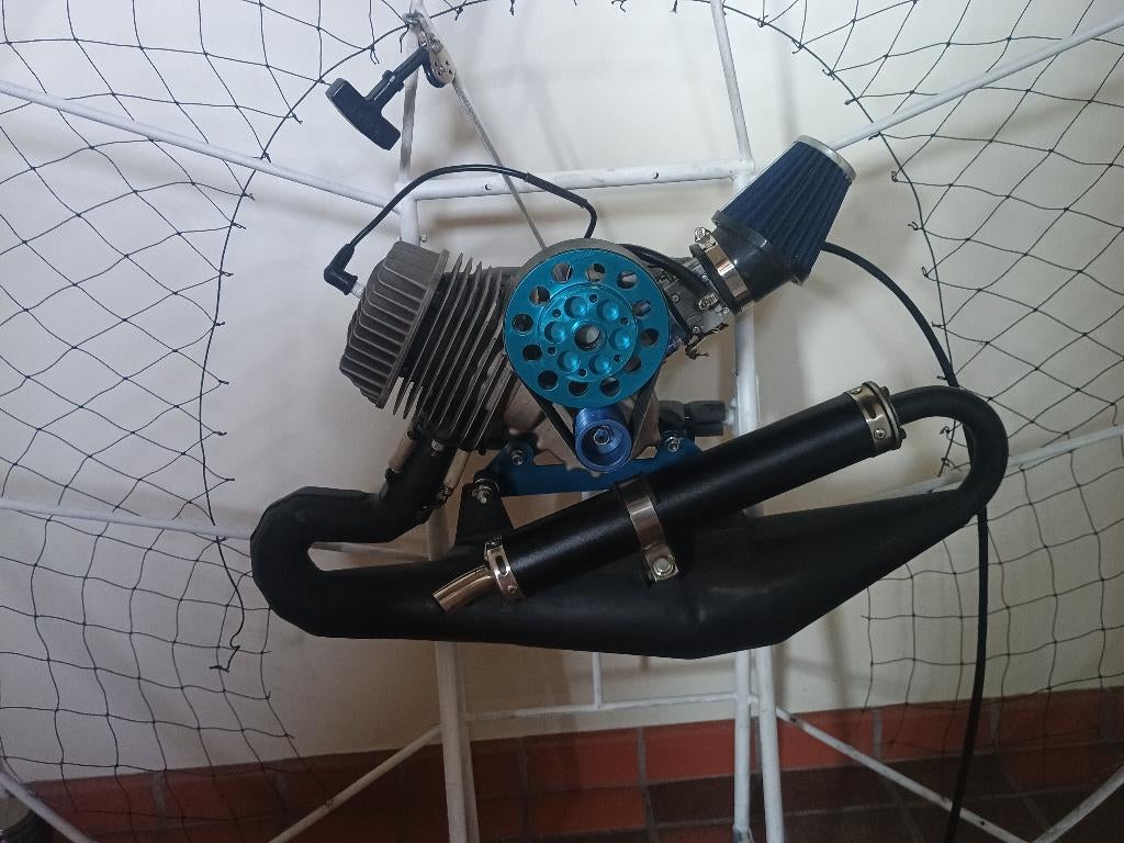 Paramotor moster185, Sports & Fitness, Vol à voile & Parapente, Enlèvement, Comme neuf, Paramoteur