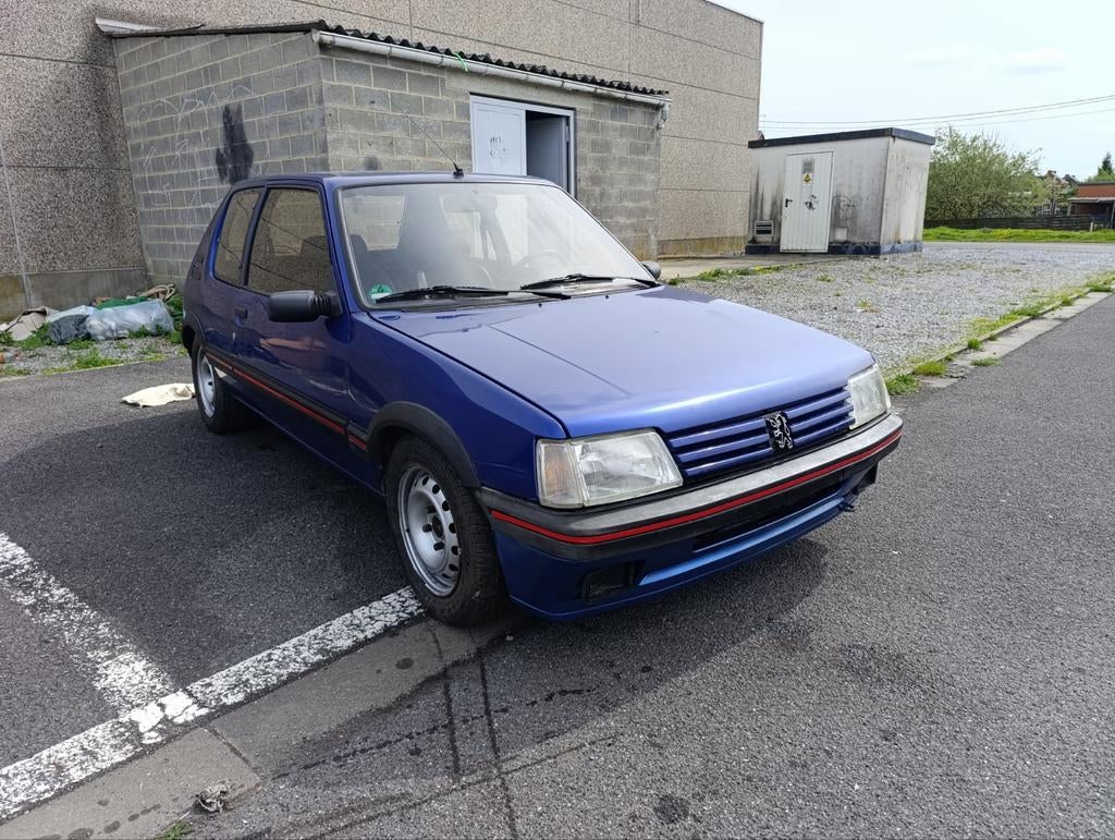 Peugeot 205 GTI 1,9 a restaurer totalement. Papiers allemand, Auto-onderdelen, Overige Auto-onderdelen, Ophalen, Peugeot