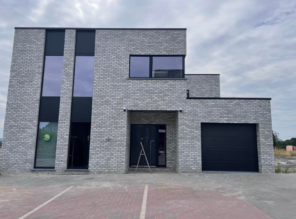Maison 230m2 neuve moderne 2024 (2 façades) – Courcelles