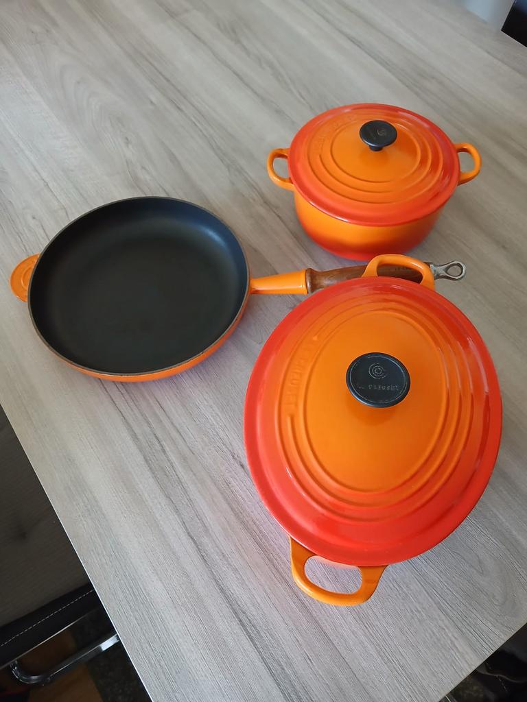Le creuset gietijzeren kookpotten, Huis en Inrichting, Ophalen, Zo goed als nieuw