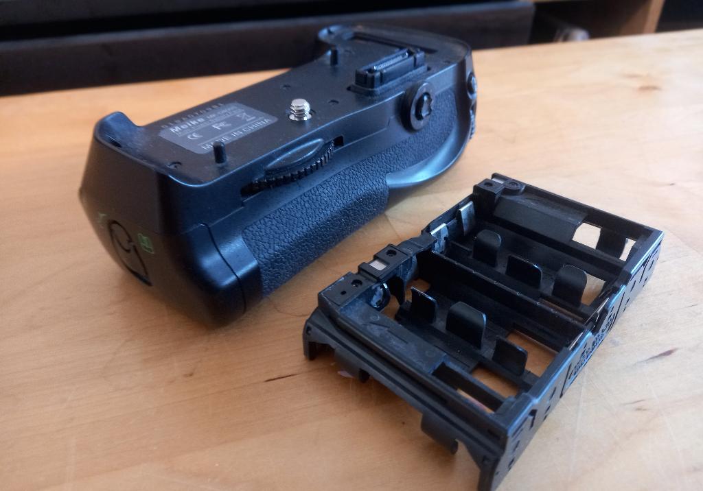 Meike MK-D800S grip voor Nikon D800/D810, Ophalen of Verzenden, Zo goed als nieuw, Nikon