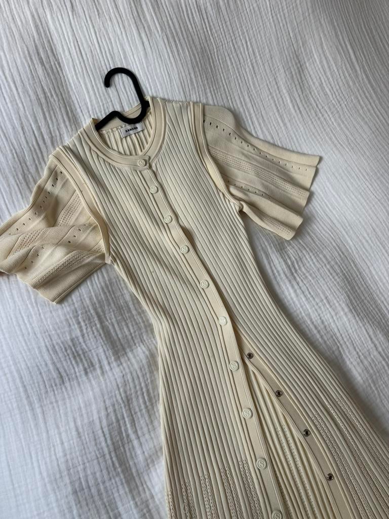 Sandro beige maxi dress, Kleding | Dames, Gelegenheidskleding, Ophalen of Verzenden, Zo goed als nieuw, Maat 34 (XS) of kleiner