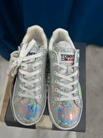 Tommy jeans sneakers ( brand new ) EU : 37, Kleding | Dames, Schoenen, Ophalen, Nieuw, Schoenen met hoge hakken, Grijs