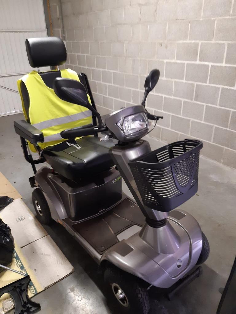 Scootmobiel van het merk  Sterling, Diversen, Brommobielen en Scootmobielen, Ophalen, Zo goed als nieuw, Sterling