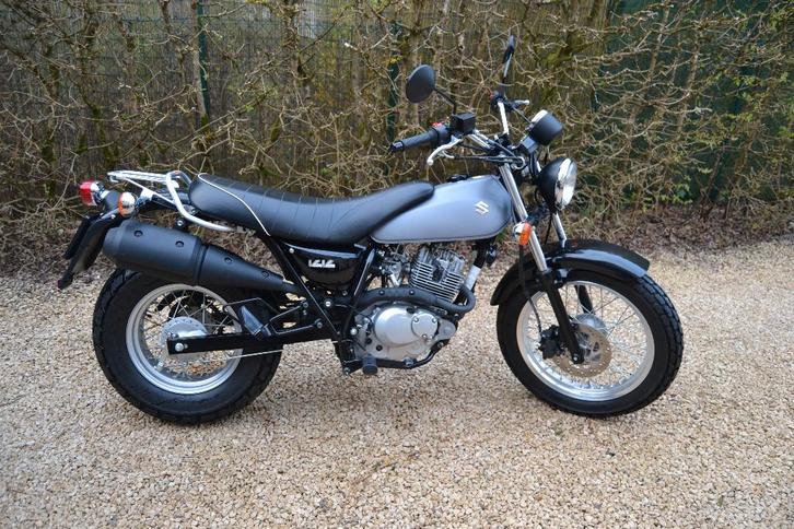 Suzuki RV125 VanVan 12/2016-1423Km état neuf., Motos, Motos | Suzuki, Particulier, Naked bike, jusqu'à 11 kW, 1 cylindre, Permis Moto A1 minimum