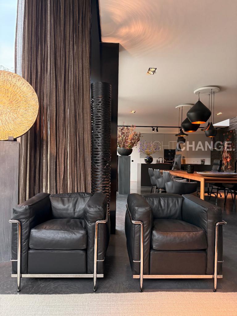 Cassina 2 fauteuil OUTLET -46 -50% LC2 LC3 LC4 NIEUW in doos, Maison & Meubles, Chaises, Enlèvement, Neuf, Cuir, High-end Furniture