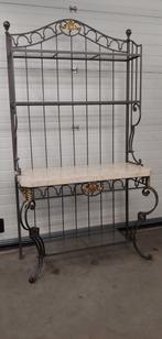 Metalen wandrek, Enlèvement