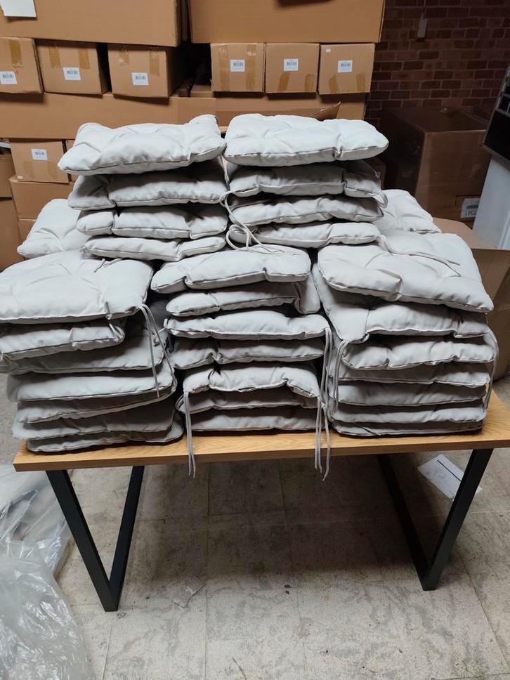 Lot ikea kussen voor terras, Zakelijke goederen, Horeca | Meubilair en Inrichting, Ophalen