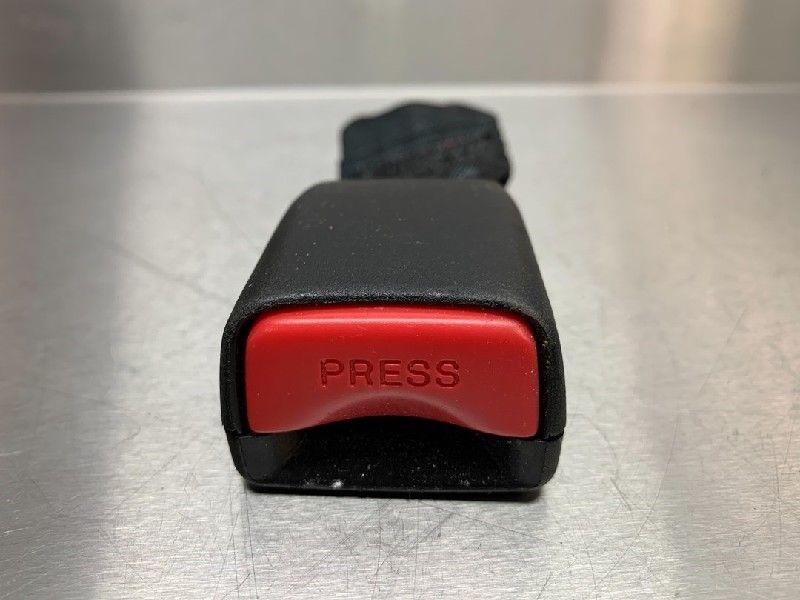 BOUCLE DE CEINTURE CENTRE ARRIÈRE Mazda 2 (DE) (|MAZDA2|), Utilisé, Mazda