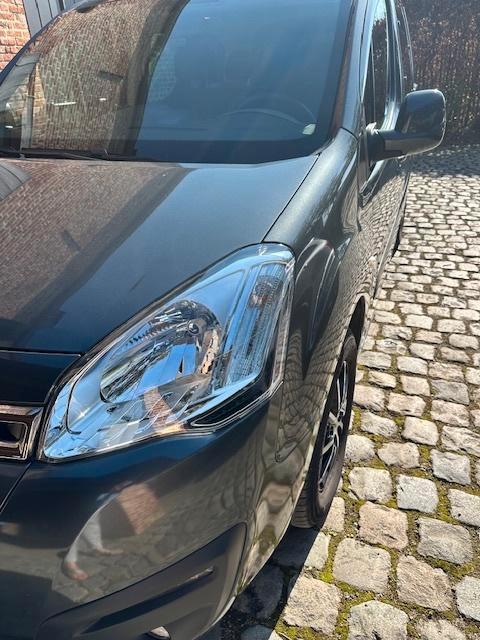 Berlingo Multispace 1.2, Autos, Citroën, Particulier, Berlingo, Essence, Euro 6, MPV ou Monospace, 5 portes, Boîte manuelle, Argent ou Gris