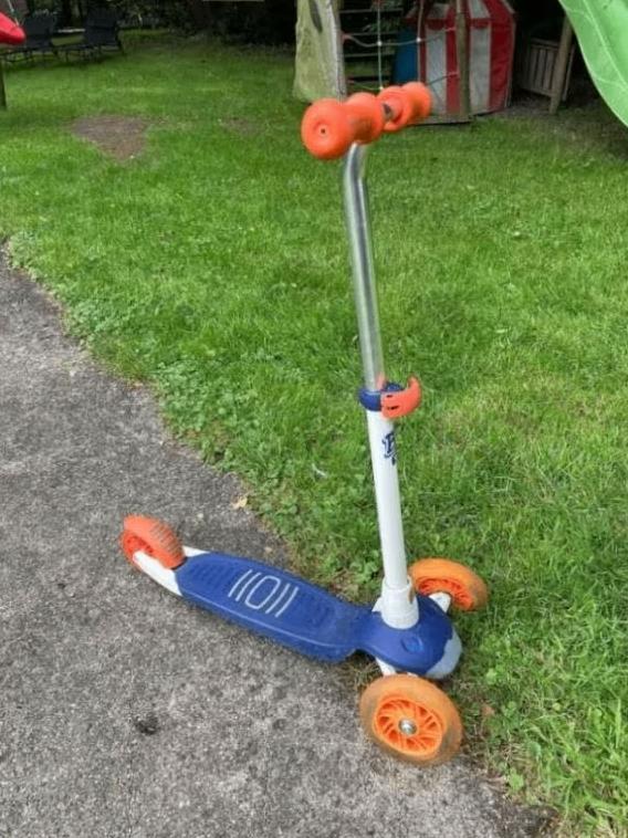 Trottinette Décathlon Oxelo roues lumineuses, Vélos & Vélomoteurs, Trottinettes, Utilisé, Autres types, Enlèvement