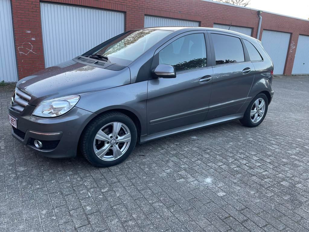 MERCEDES-BENZ B200 Bj 07/2010, Autos, Euro 5, Achat, Boîte manuelle, Diesel