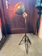 Industriële vloerlamp, Huis en Inrichting, Lampen | Vloerlampen, Ophalen, Metaal