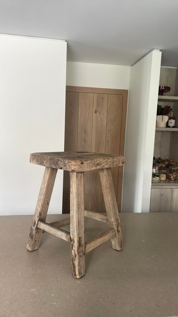 Houten bijzettafeltje stoer sober antiek verweerd, Huis en Inrichting, Krukjes, Ophalen, Zo goed als nieuw