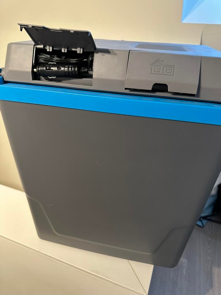 Glacière électrique Rocktrail 12 V 230 V, Caravanes & Camping, Glacières, Comme neuf, Glacières, Enlèvement