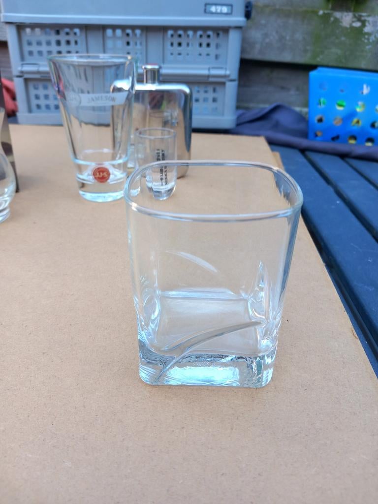 Whisky glazen, Ophalen