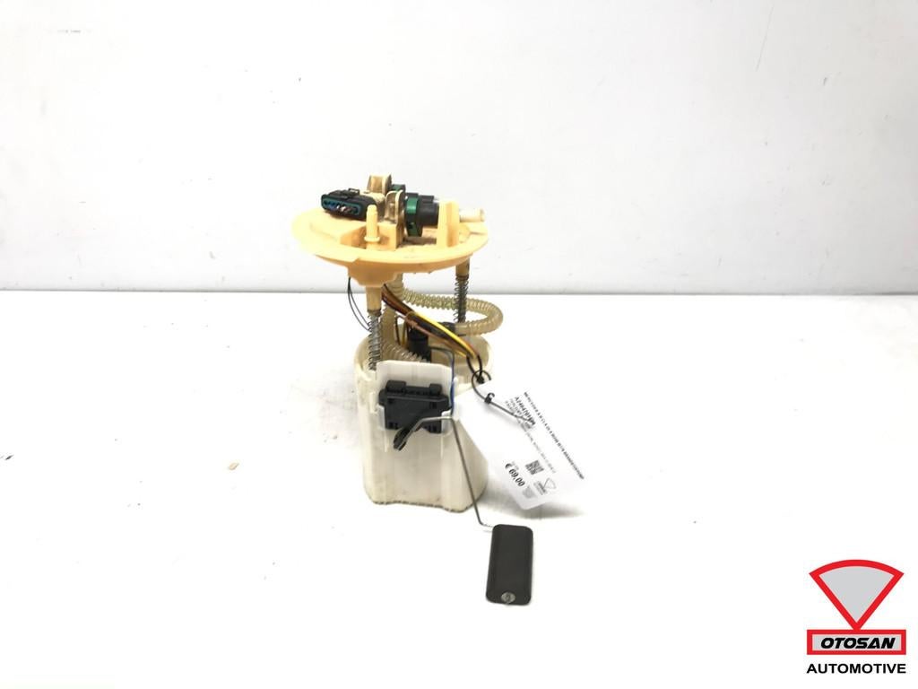 Pompe de marque Mercedes A B CLA GLA W246 W176 A2464701494, Mercedes-Benz AG, Mercedes-Benz, Utilisé, Mercedesstrasse 120
70372  Stuttgart, DE