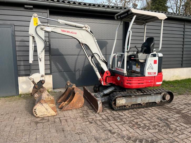 Takeuchi tb23r BJ2020 met slechts 950 uur, Zakelijke goederen, Machines en Bouw | Heftrucks en Intern transport, Ophalen of Verzenden