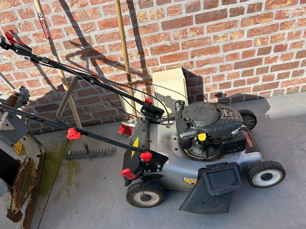 grasmachine, Tuin en Terras, Grasmaaiers, Gebruikt, Benzine-grasmaaier, 50 cm of meer, Cirkelmaaier, Mulchfunctie, Opvangzak, Versnellingen