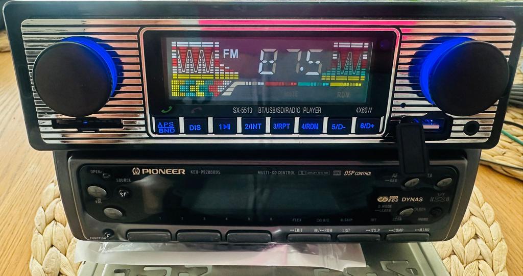 Oldtimer autoradio Bluetooth usb sd aux…, Ophalen of Verzenden, Zo goed als nieuw