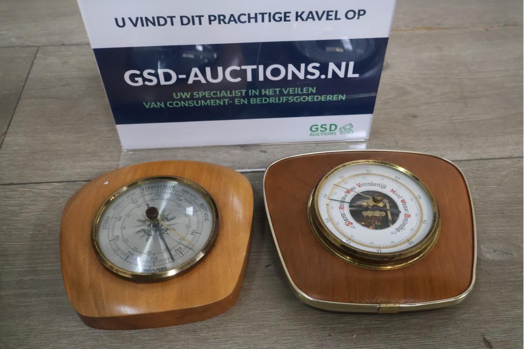Vintage houten barometers 2 stuks