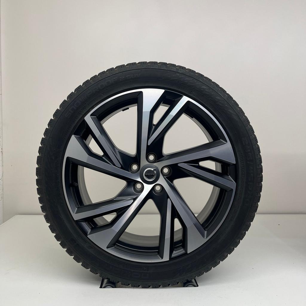 Volvo XC40 - 20 inch - winterbanden NIEUW, Auto-onderdelen, Banden en Velgen, Banden en Velgen, Winterbanden, 20 inch, 245 mm