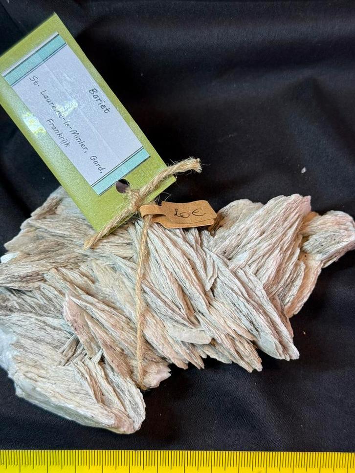 Cluster en cristal de barytine - en éventail - France - 720g, Collections, Minéraux & Fossiles, Minéral, Enlèvement ou Envoi