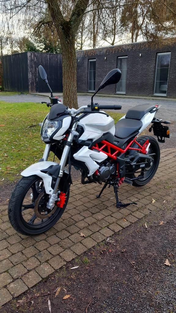 Benelli BN125, Motos, 125 cm³, Permis Moto A1 minimum, 1 cylindre, Naked bike