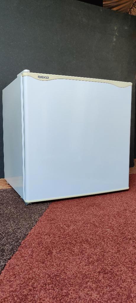 Mini koelkast, barkoelkast, Elektronische apparatuur, Koelkasten en IJskasten, Zo goed als nieuw, Met vriesvak, Minder dan 75 liter