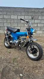 Dax zhenhua a klasse met alle papieren, Ophalen