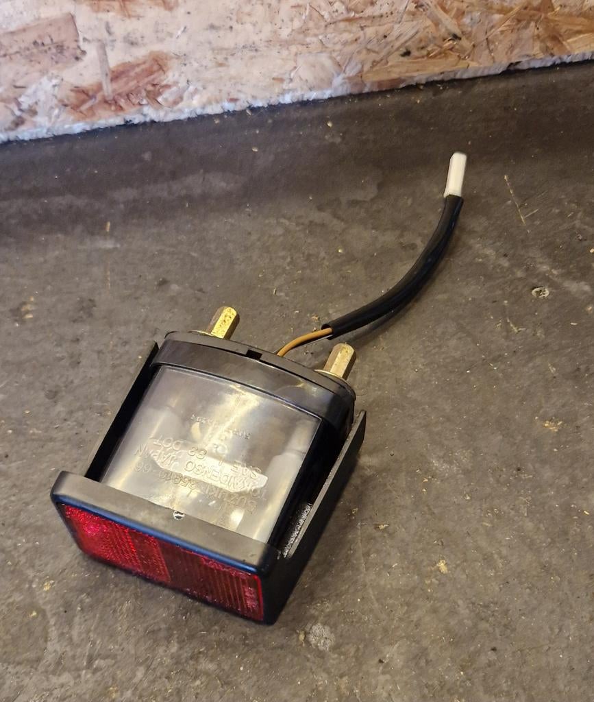 Feu éclairage plaque immatriculation Suzuki Gsx-R 750 1988, Motos, Envoi