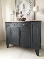 Kast met prachtig houten blad en zeer mooi beslag, Huis en Inrichting, Ophalen