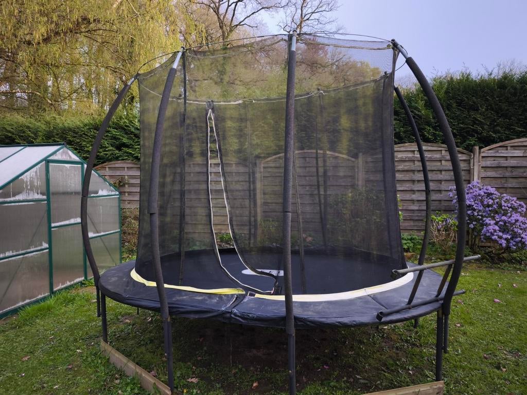 Trampoline 300x150, Enfants & Bébés, Jouets | Extérieur | Trampolines, Enlèvement