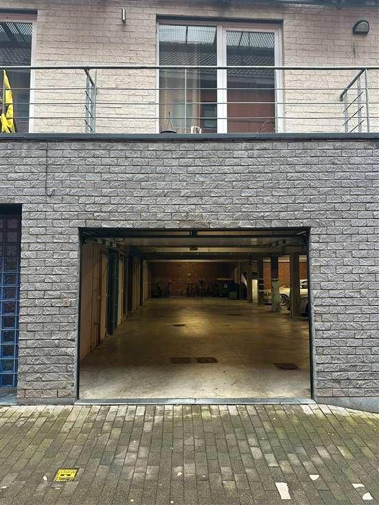 Staanplaats te huur centrum Aalst, Immo, Garages en Parkeerplaatsen