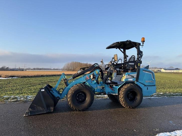 GIANT G2700 X-TRA HD+ minishovel / kniklader BJ 2024, Zakelijke goederen, Machines en Bouw | Kranen en Graafmachines, Wiellader of Shovel