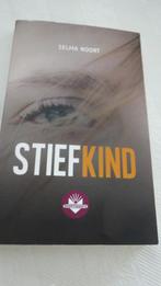 Boek: Stiefkind, Ophalen of Verzenden, Zo goed als nieuw