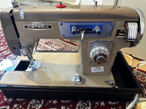 Anthieke naaimachine, Hobby en Vrije tijd, Naaimachines en Toebehoren, Zo goed als nieuw, Naaimachine, Ophalen