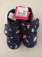 Jongens pantoffels maat 21, Enfants & Bébés, Vêtements enfant | Chaussures & Chaussettes, Enlèvement