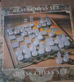 Glazen schaakspel, Ophalen