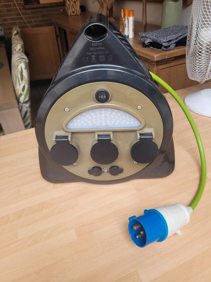 Kabelhaspel voor kamperen van 15 m, Doe-het-zelf en Bouw, Gereedschap | Overige machines, Zo goed als nieuw, Ophalen