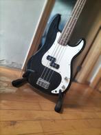 P-Bass gitaar Squirer in goede staat te koop, Muziek en Instrumenten, Snaarinstrumenten | Gitaren | Bas, Ophalen, Zo goed als nieuw
