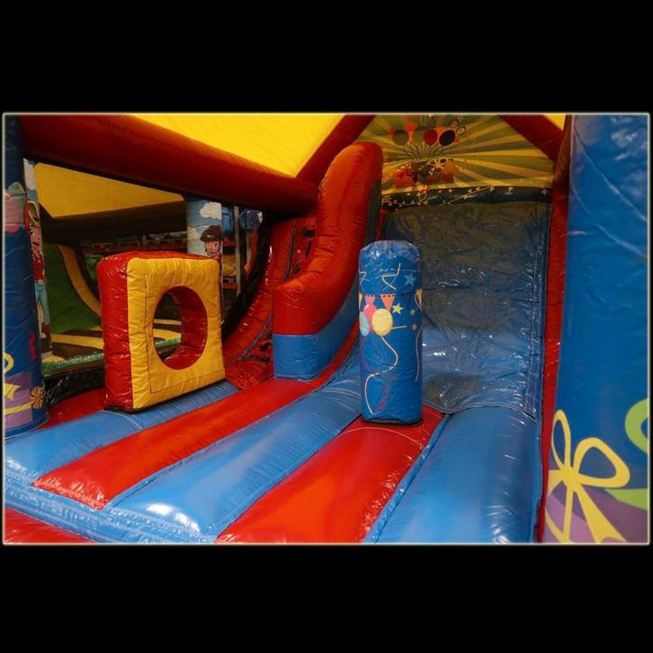Mooi springkasteel met glijbaan en 2 opstakels, Kinderen en Baby's, Speelgoed | Buiten | Springkussens, Ophalen