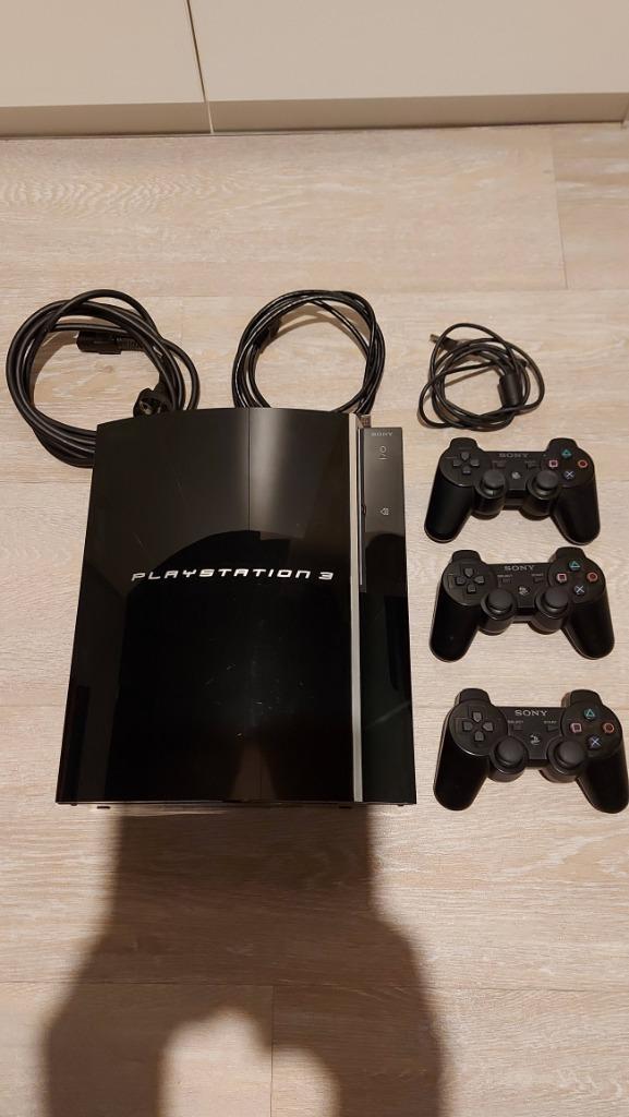 PlayStation 3 noire + 2 manettes + 16 jeux (bon état), Games en Spelcomputers, Spelcomputers | Sony PlayStation 3, Gebruikt, Phat