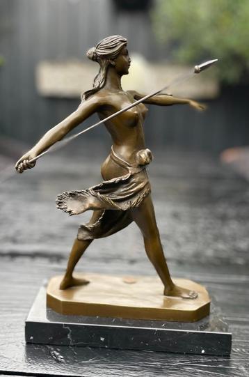 Bronzen Amazoonse strijder (Diana) gesigneerd zuiver brons beschikbaar voor biedingen