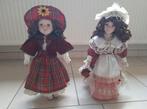 Porseleinen poppen op staander in originele kledij jaren '90, Enlèvement ou Envoi